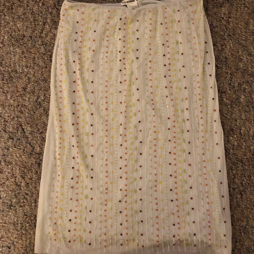 Cute spring skirt!